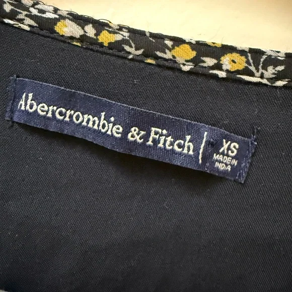 🌸Abercrombie & Fitch Ruffle Hem with Match Scrunch🌸